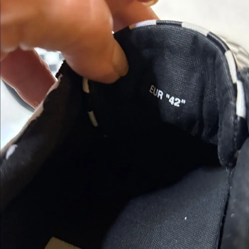 Off-White c/o Virgil Abloh “White Black “ sneakers